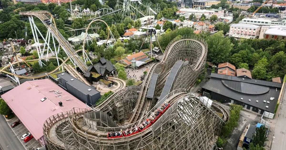 klassresa liseberg attraktion ovanifrån elever åker