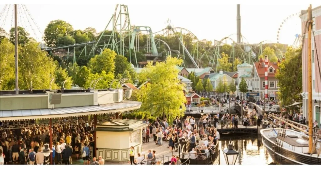 klassresa liseberg område elever och besökare nöjespark