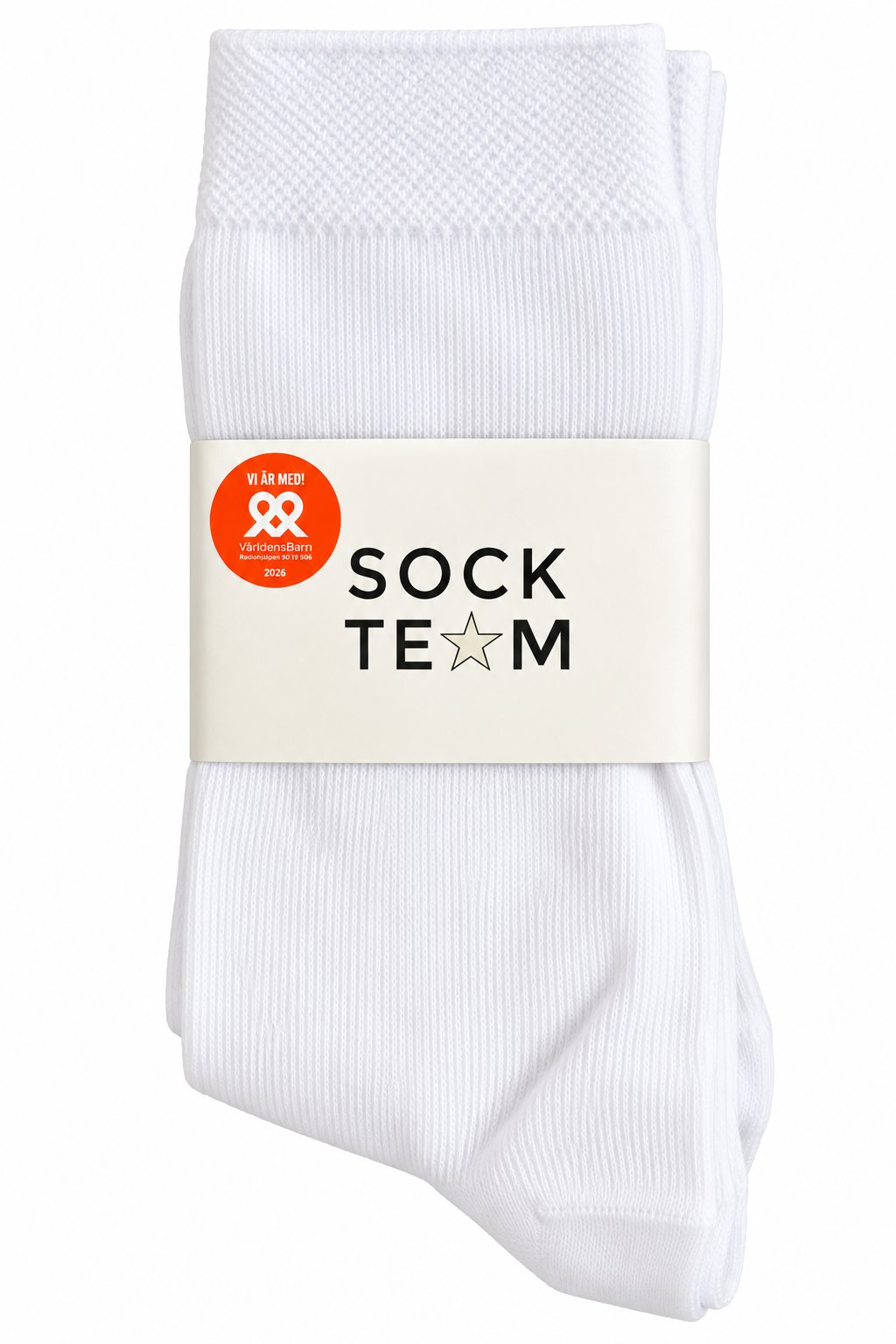 Vit hög strumpa med Sockteams logotyp och Världens Barn-märke på förpackningen