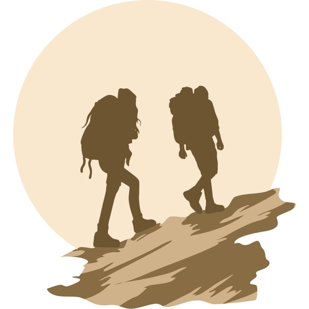 Häftigt ögonblick: Par vandrar hand i hand på en majestätisk bergstopp