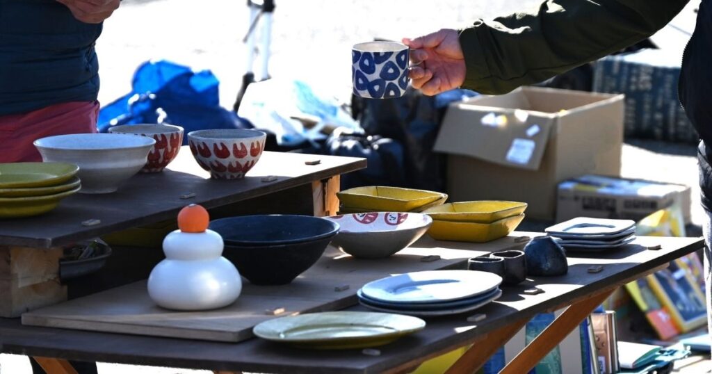 loppis är ett populärt sätt att samla pengar utan försäljning för skolklasser och föreningar