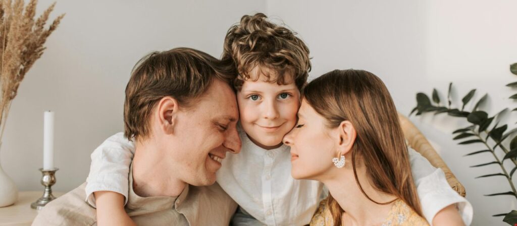 Laget står samlat i en ring på planen och visar laganda och samhörighet.