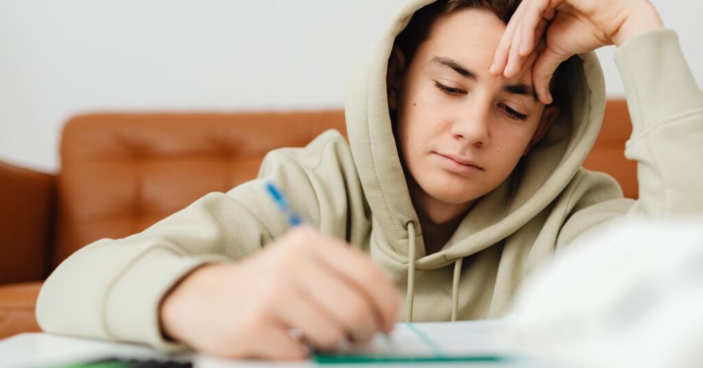 Elev pluggar hemma inför prov